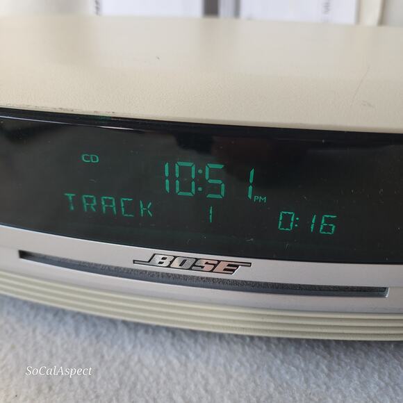 Bose Wave Music System CD Player AM/FM Radio w remote - Picture 9 of 10